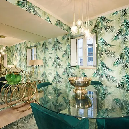 Spacious In With Private Garden, 120 M² *