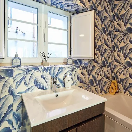 דירה Spacious In With Private Garden, 120 M² *