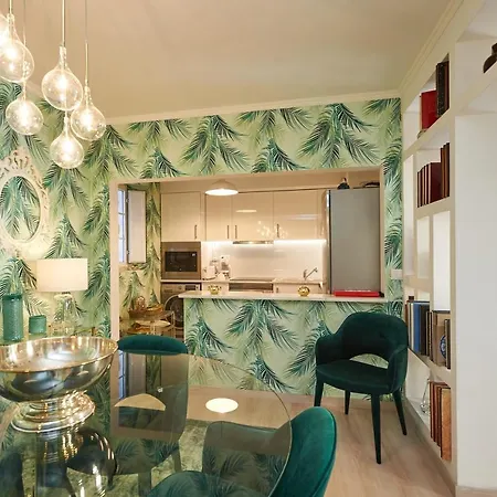 דירה Spacious In With Private Garden, 120 M²