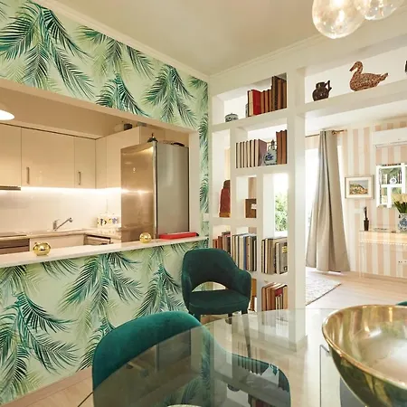 דירה Spacious In With Private Garden, 120 M² אסטוריל