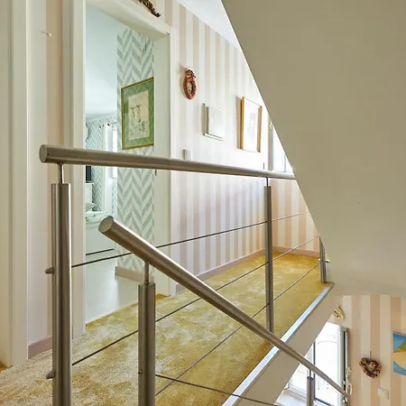 Spacious In With Private Garden, 120 M² דירה