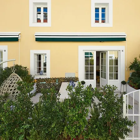 Spacious In With Private Garden, 120 M² אסטוריל