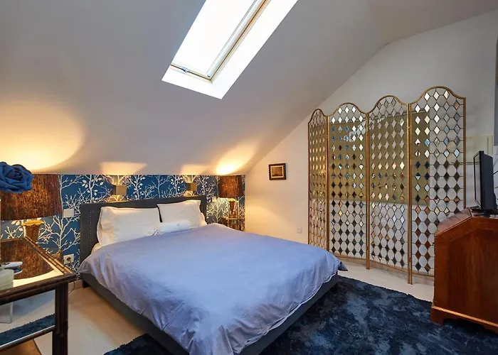 Spacious In With Private Garden, 120 M² Apartamento *
