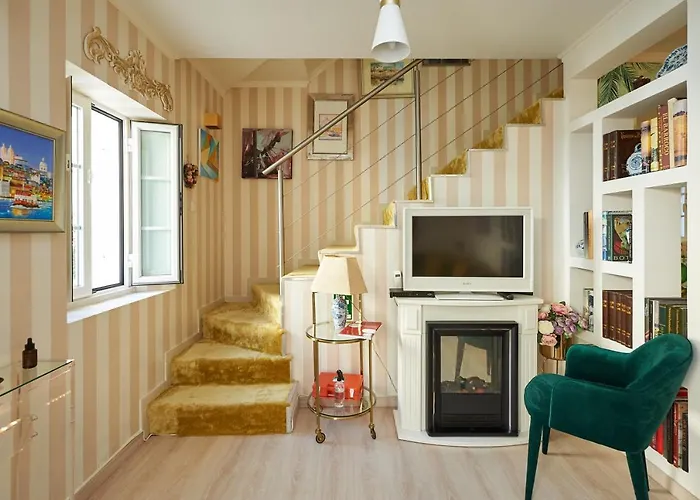 Spacious In With Private Garden, 120 M² Apartamento *