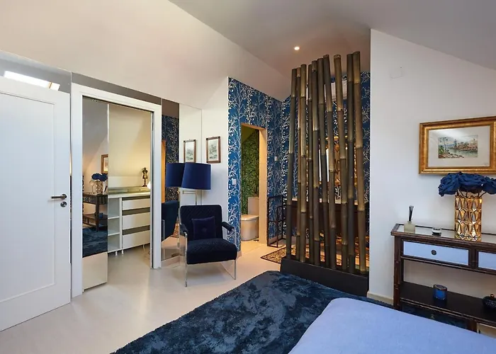Spacious In With Private Garden, 120 M² Estoril