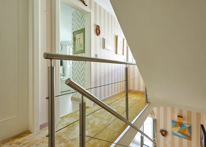 Spacious In With Private Garden, 120 M² Apartamento