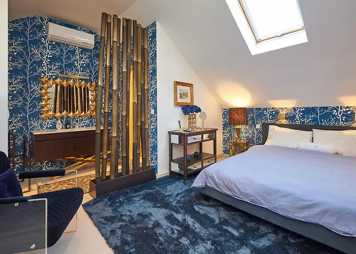 Spacious In With Private Garden, 120 M² Apartamento